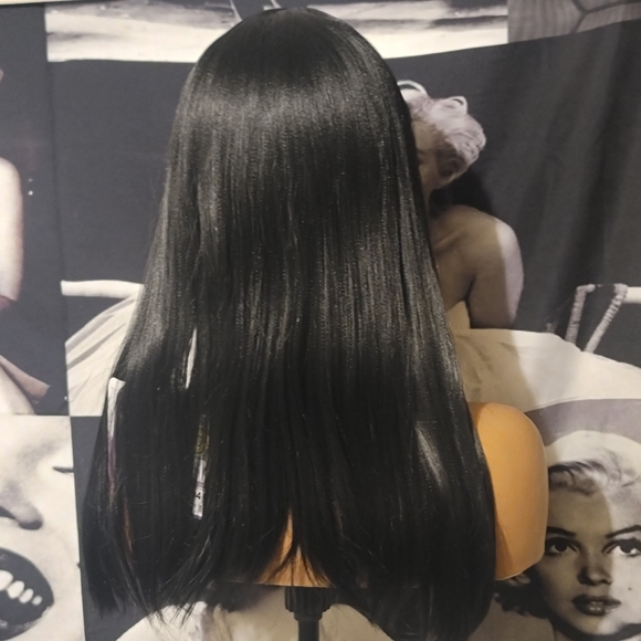 Wig - Picture 3 of 3